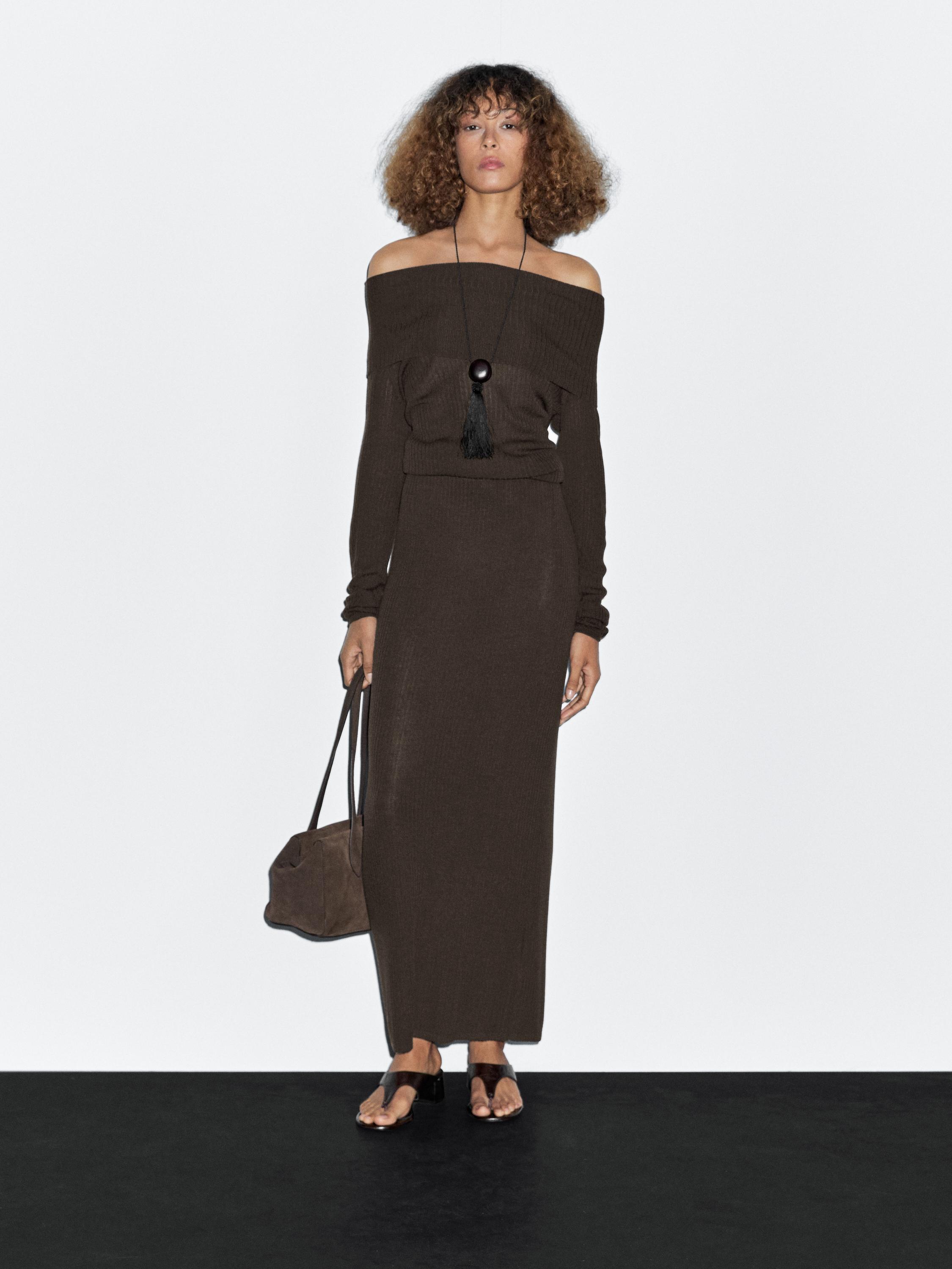 Ребристый трикотажный свитер Massimo Dutti, коричневый
Ребристый трикотажный свитер Massimo Dutti, коричневый