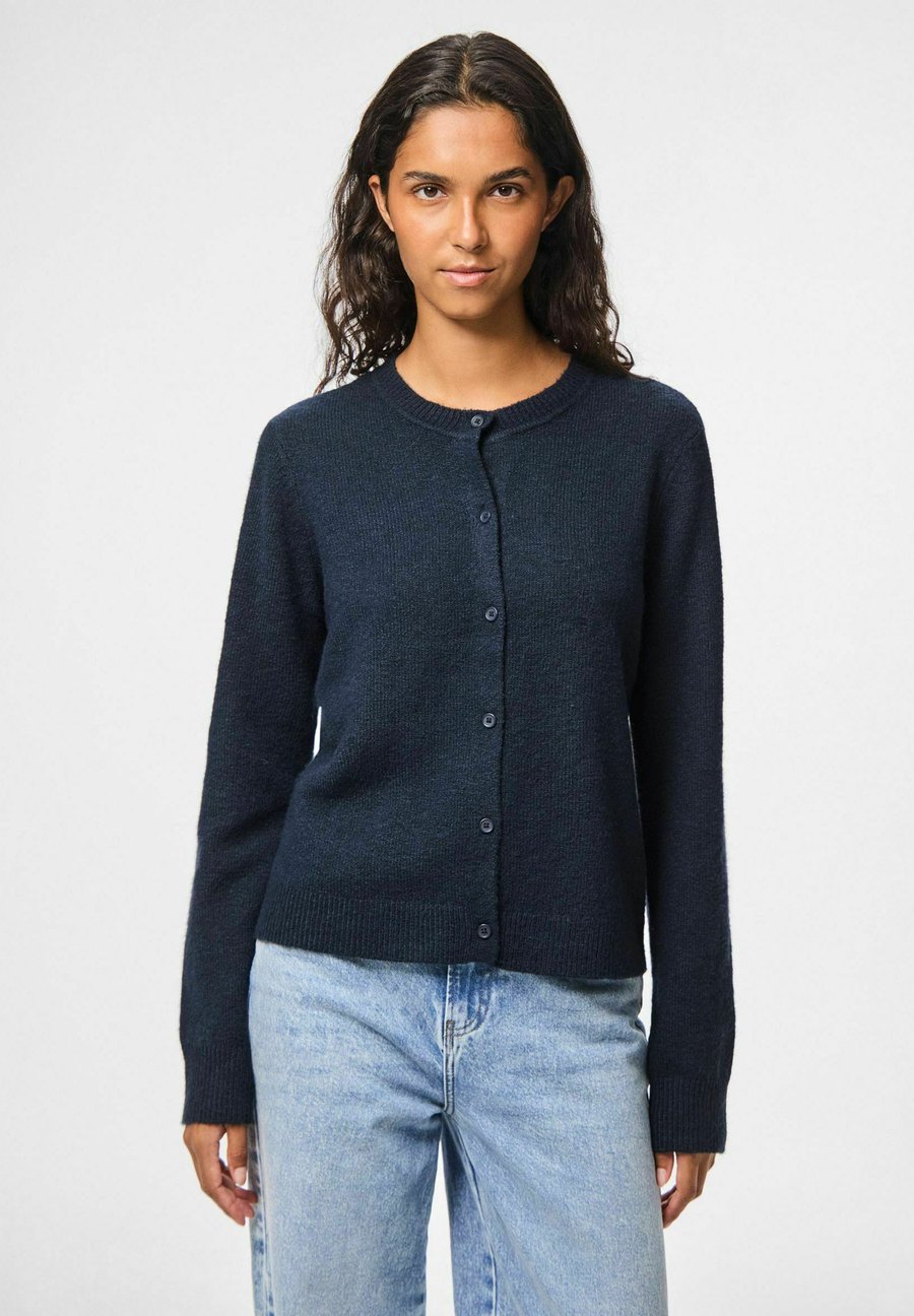 Кардиган Pieces PCMALOU, Sky Captain/Dark Blue
Кардиган Pieces PCMALOU, Sky Captain/Dark Blue