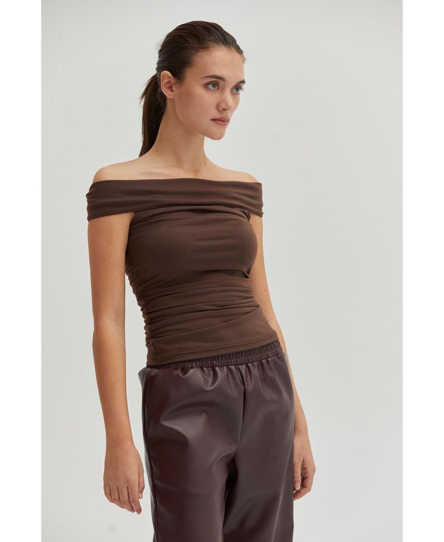 Женская атласная блузка Emberly с текстурированным атласным воротником-хомутом CRESCENT, Brown + Espresso
Женская атласная блузка Emberly с текстурированным атласным воротником-хомутом CRESCENT, Brown + Espresso