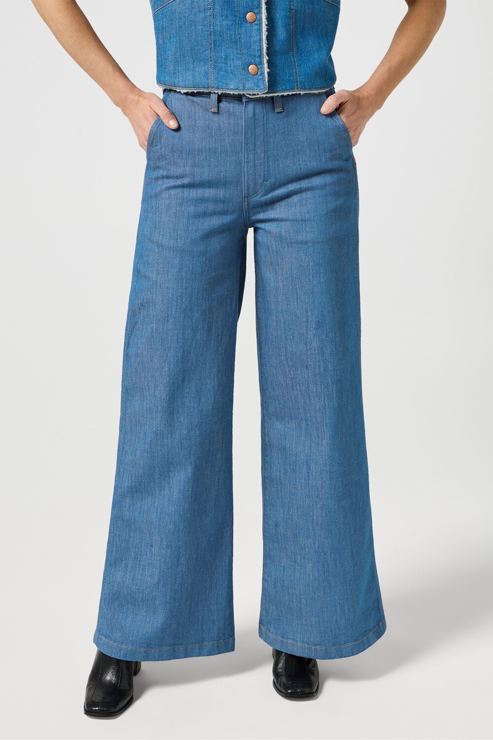 Покрой брюк джинсы широкого кроя Wrangler, синий
Покрой брюк джинсы широкого кроя Wrangler, синий