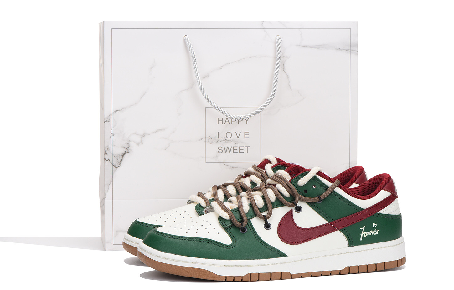 Мужские кроссовки для скейтбординга Nike Dunk Low, зеленый
Мужские кроссовки для скейтбординга Nike Dunk Low, зеленый