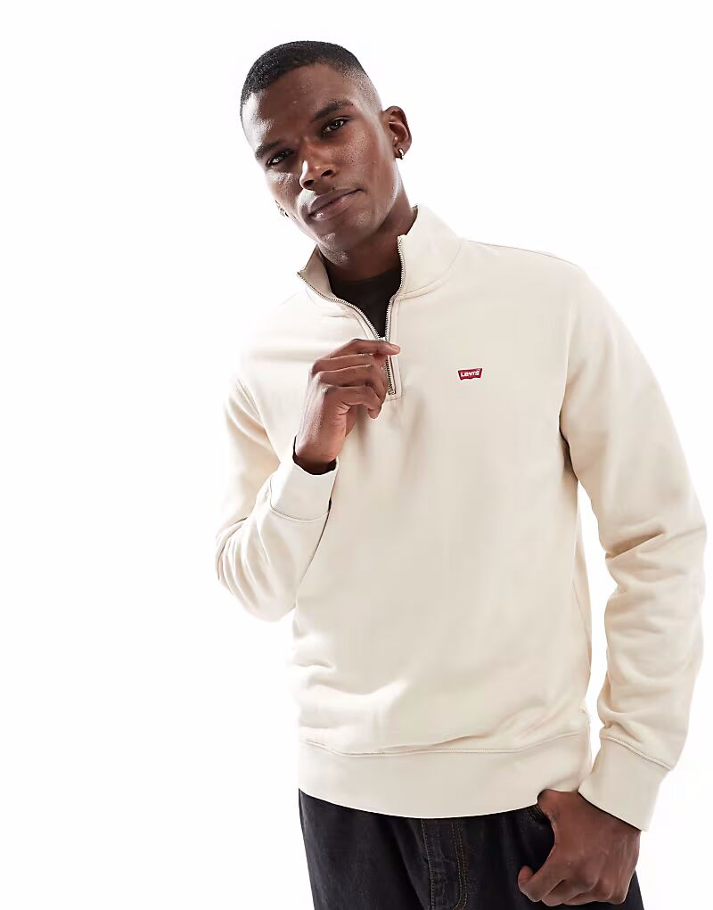Толстовка Levi's Original с логотипом «летучая мышь» и застежкой-молнией на половину длины бежевого цвета
Толстовка Levi's Original с логотипом «летучая мышь» и застежкой-молнией на половину длины бежевого цвета