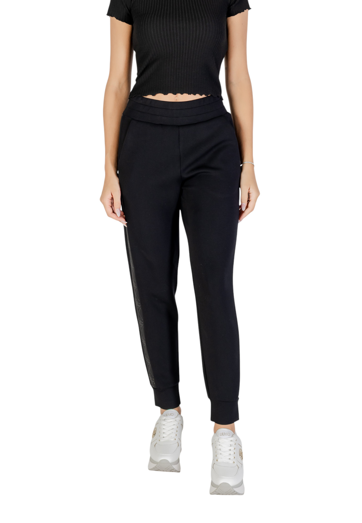 Брюки Guess, черный
Брюки Guess, черный