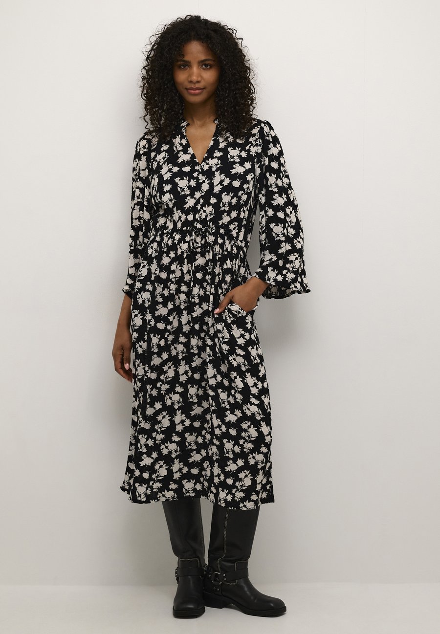 Платье Kaffe KAAMBER, Black Turtledove Flower Print/Black
Платье Kaffe KAAMBER, Black Turtledove Flower Print/Black