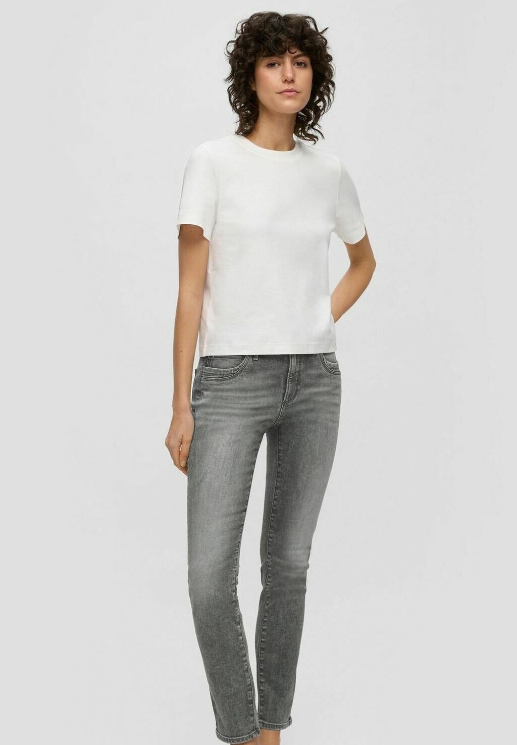 Джинсы облегающего кроя MID RISE s.Oliver, темно-серый
Джинсы облегающего кроя MID RISE s.Oliver, темно-серый