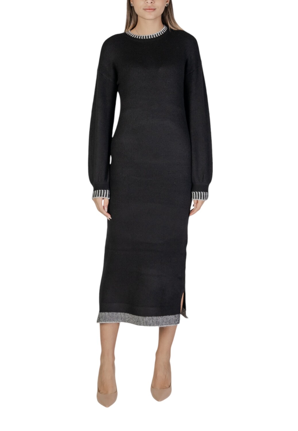 Платье VILA с круглым воротником, черный
Платье VILA с круглым воротником, черный