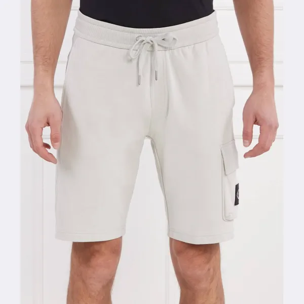 Шорты стандартного кроя Calvin Klein, бежевый
Шорты стандартного кроя Calvin Klein, бежевый