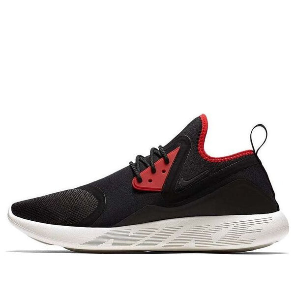 Кроссовки lunarcharge essential Nike, черный 
Кроссовки lunarcharge essential Nike, черный