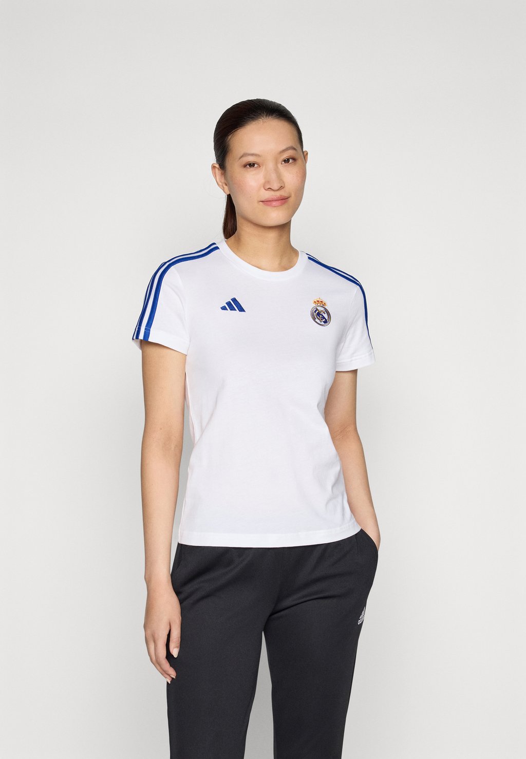 Футболка с принтом REAL MADRID WOMEN THREE STRIPES TEE - Club wear Adidas Performance, белый
Футболка с принтом REAL MADRID WOMEN THREE STRIPES TEE - Club wear Adidas Performance, белый