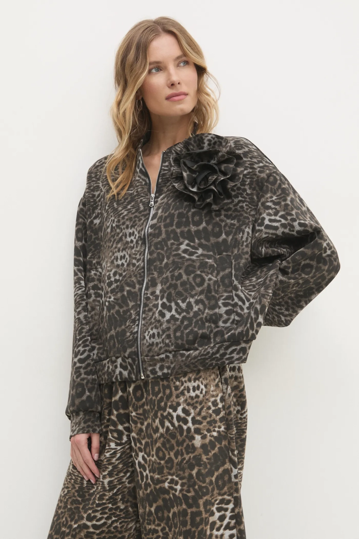 Толстовка Answear Lab, серый
Толстовка Answear Lab, серый