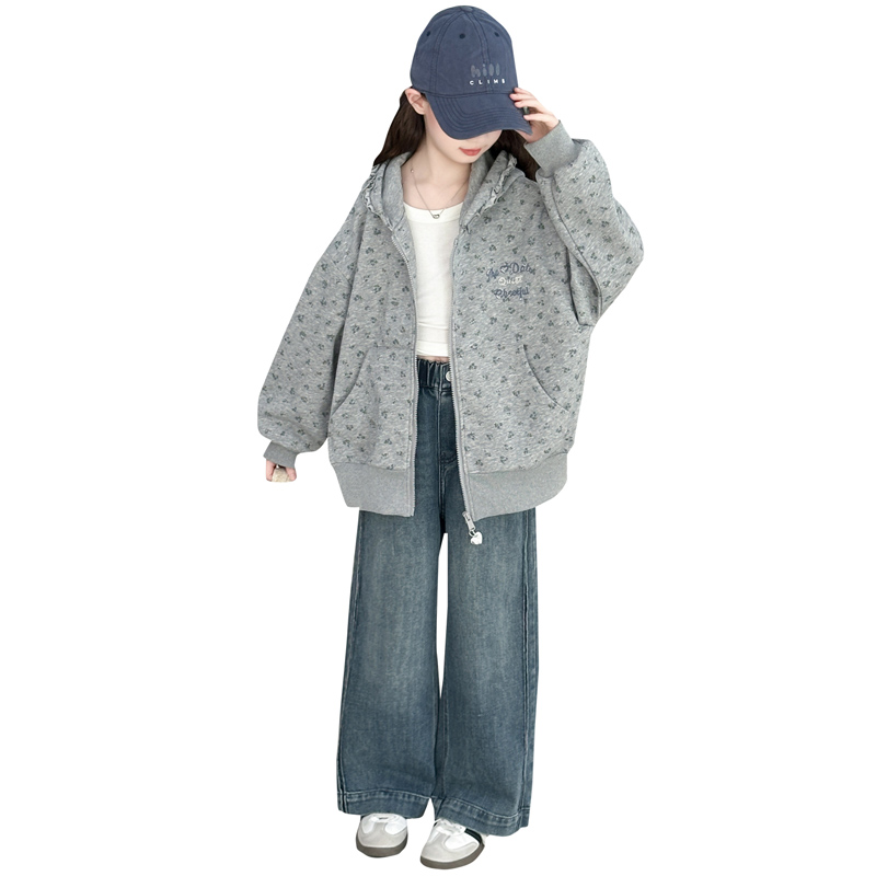 Топ для подростков на весну и осень Disney, серый
Топ для подростков на весну и осень Disney, серый