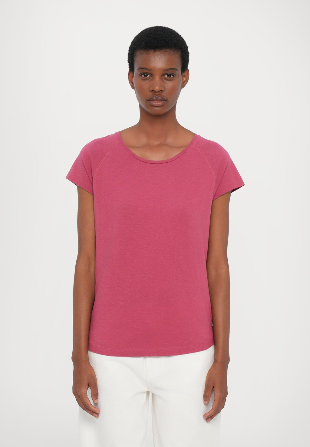 Базовая футболка CLOSED, розовый
Базовая футболка CLOSED, розовый