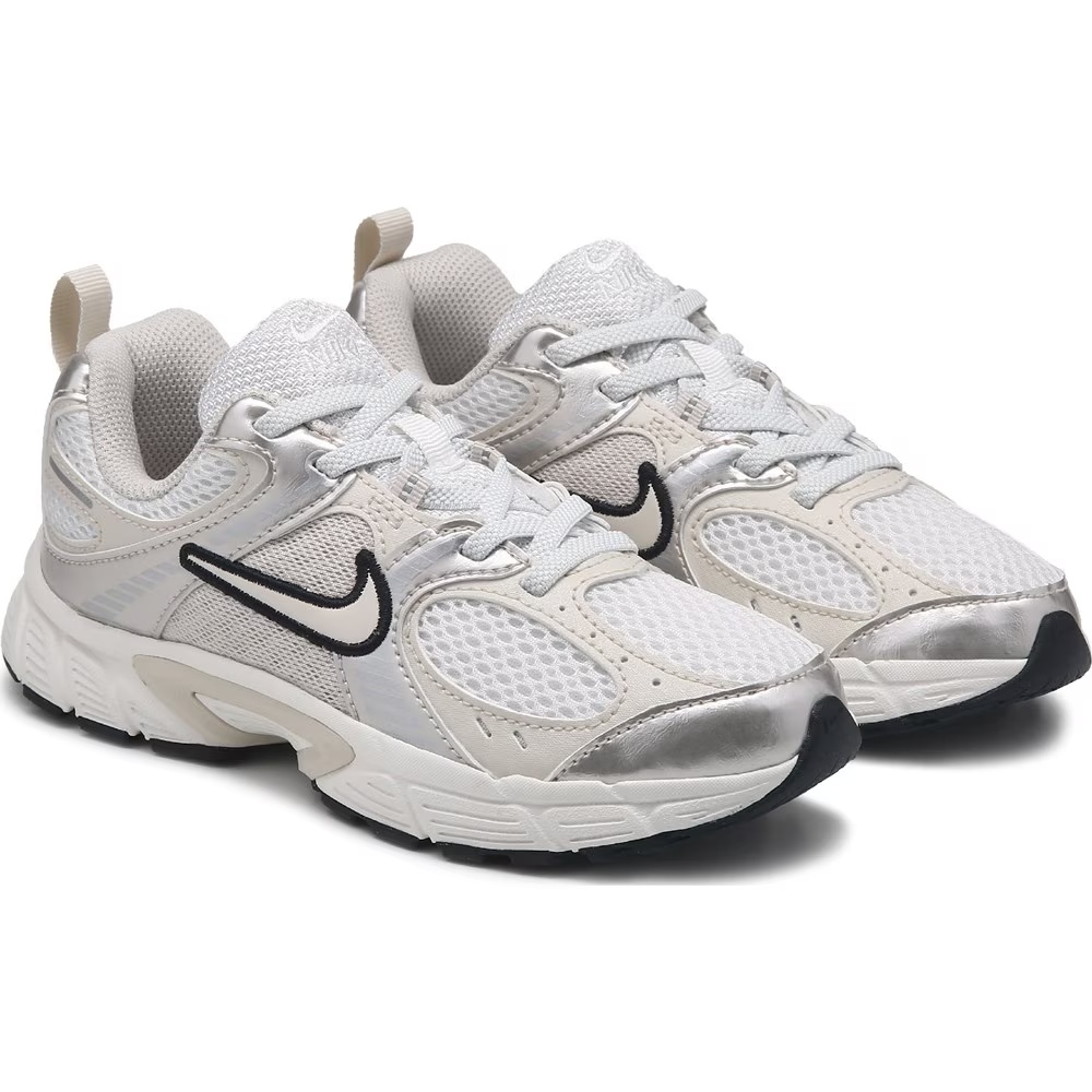 Кроссовки для бега V5 RNR Nike, бежевый
Кроссовки для бега V5 RNR Nike, бежевый