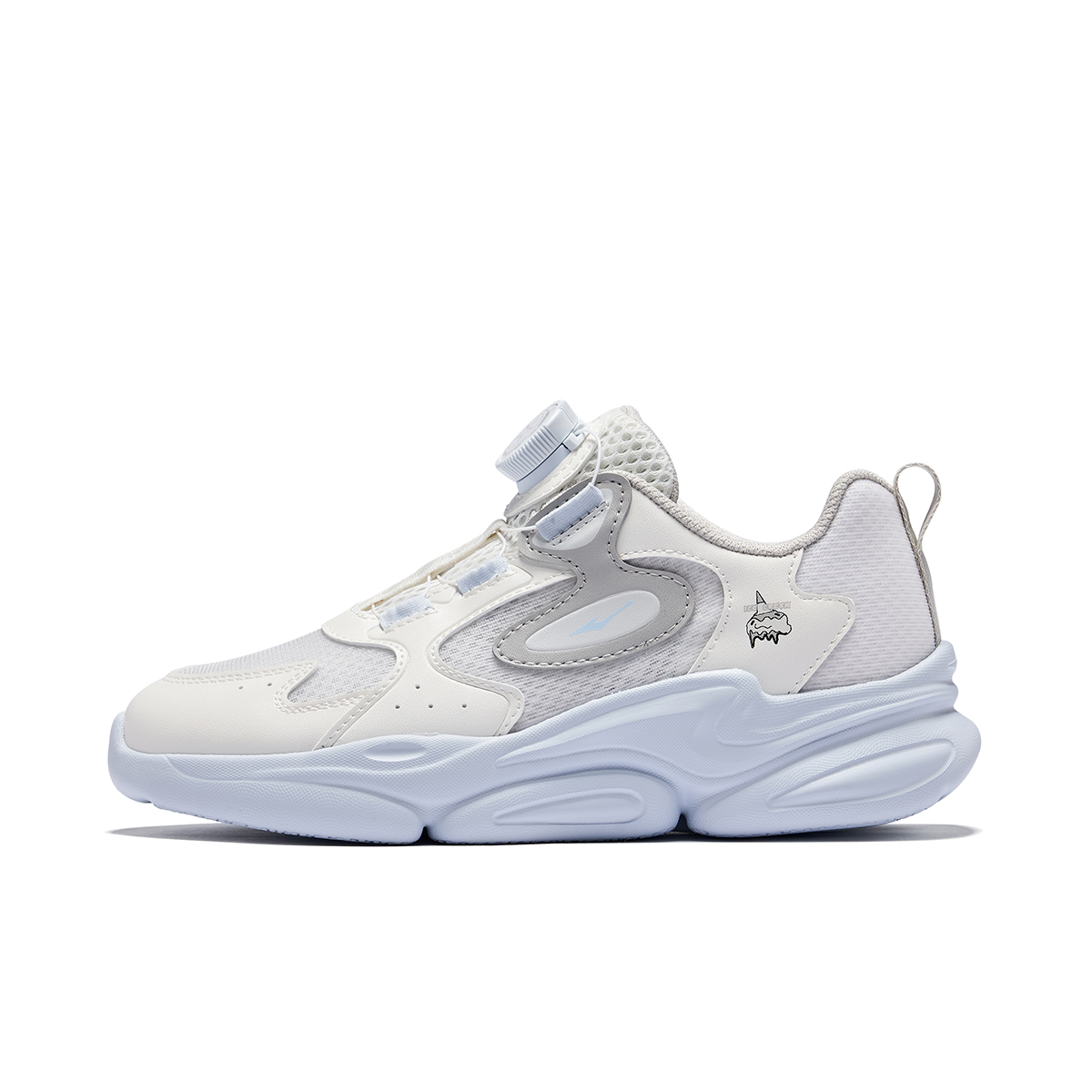 Повседневные детские низкие кроссовки Pudding с противоскользящей подошвой, дышащие, легкие с амортизацией ERKE KIDS, белый/серый
Повседневные детские низкие кроссовки Pudding с противоскользящей подошвой, дышащие, легкие с амортизацией ERKE KIDS, белый/серый