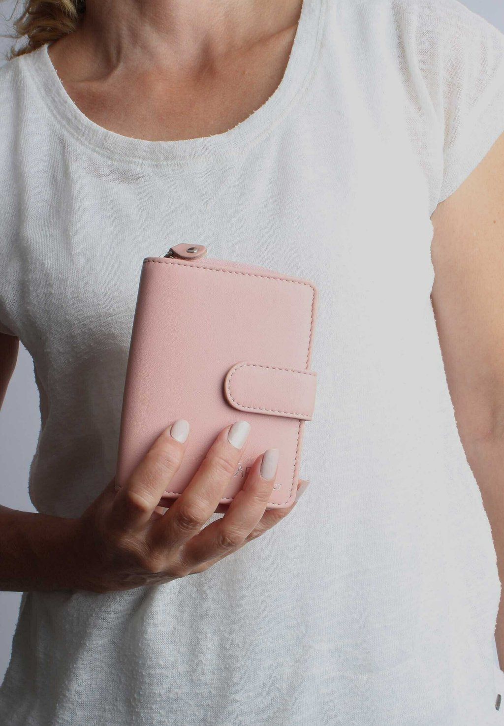 Кошелек VINEM 1-A MONO Vargu, светло-розовый
Кошелек VINEM 1-A MONO Vargu, светло-розовый