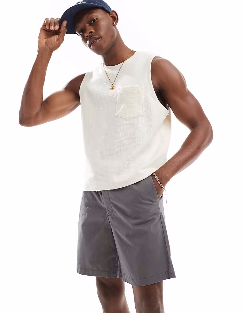 Jack & Jones свободные шорты чинос серого цвета
Jack & Jones свободные шорты чинос серого цвета