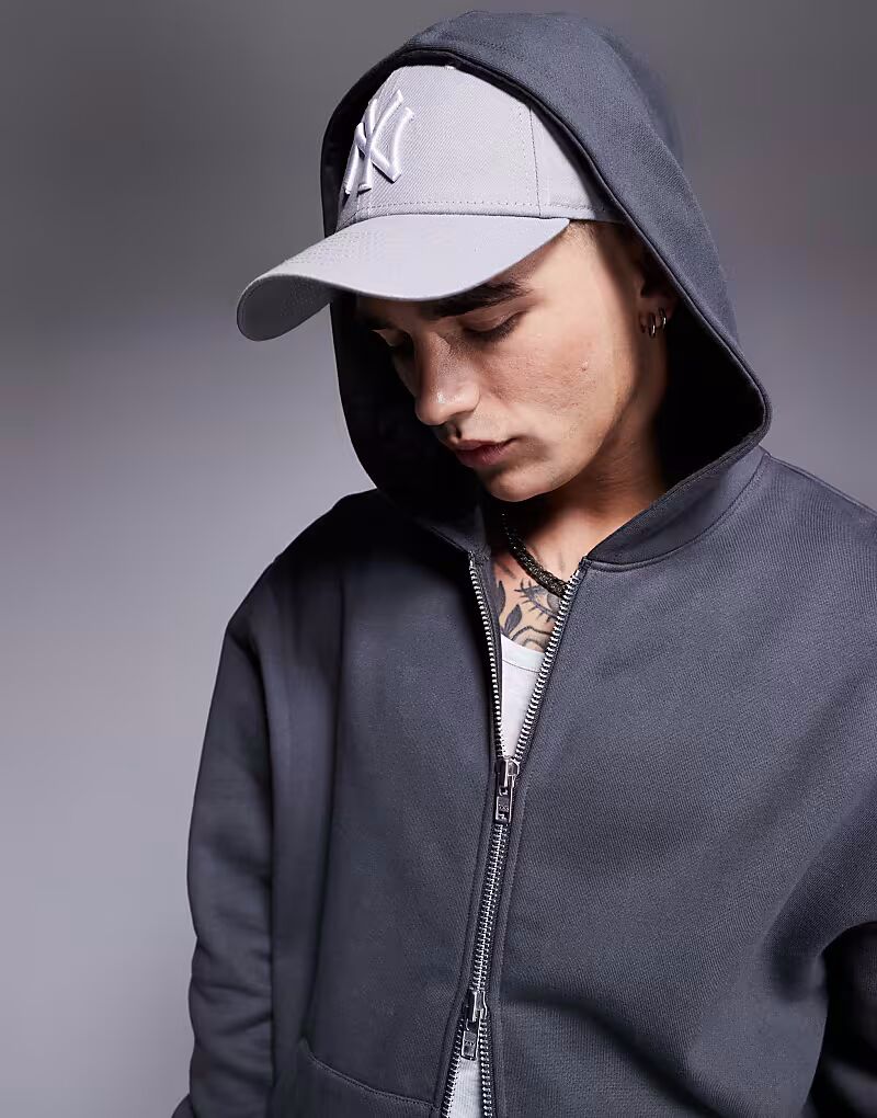 Толстовка ASOS DESIGN премиум-класса из плотной ткани свободного кроя с застежкой-молнией плотностью 400 г/м², цвет: черный
Толстовка ASOS DESIGN премиум-класса из плотной ткани свободного кроя с застежкой-молнией плотностью 400 г/м², цвет: черный