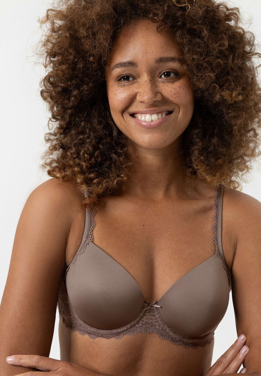 Бюстгальтер mey STRETCH FULL CUP, Milk N Coffee/Light Brown
Бюстгальтер mey STRETCH FULL CUP, Milk N Coffee/Light Brown