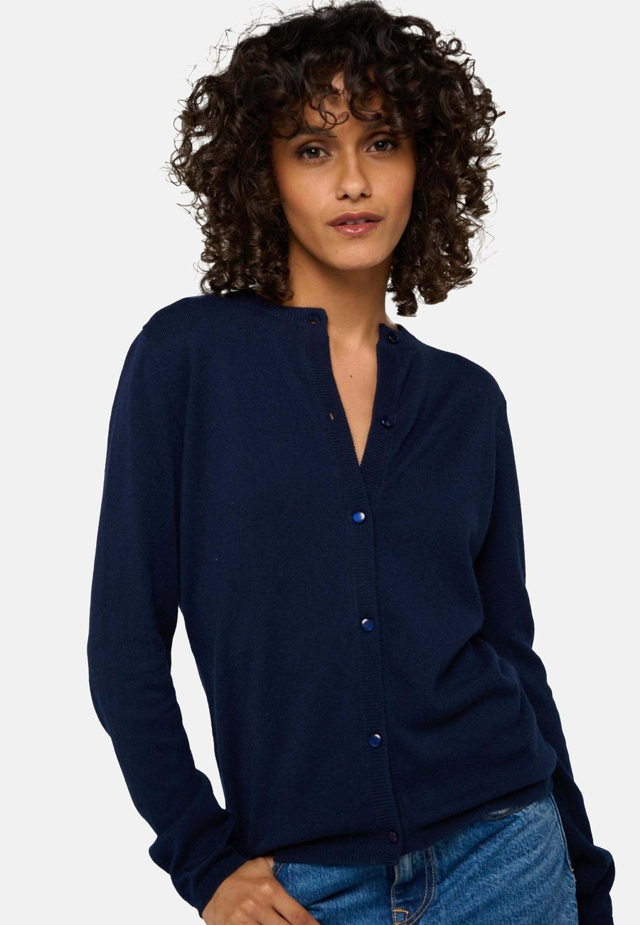 Кардиган Mahogany CHLOE, Marine Foncé/Blue
Кардиган Mahogany CHLOE, Marine Foncé/Blue