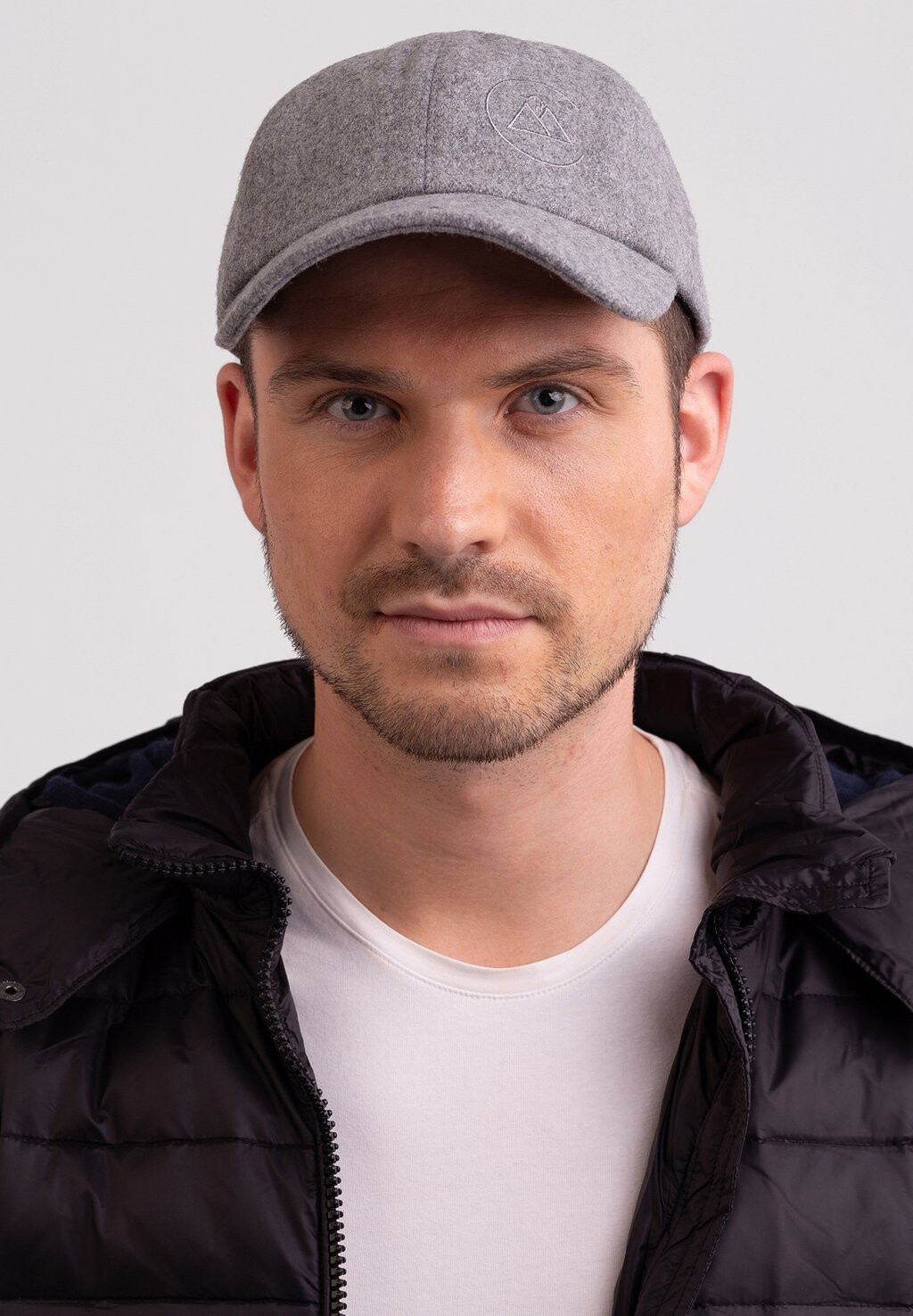 Бейсболка CASH-MERE, цвет grau
Бейсболка CASH-MERE, цвет grau