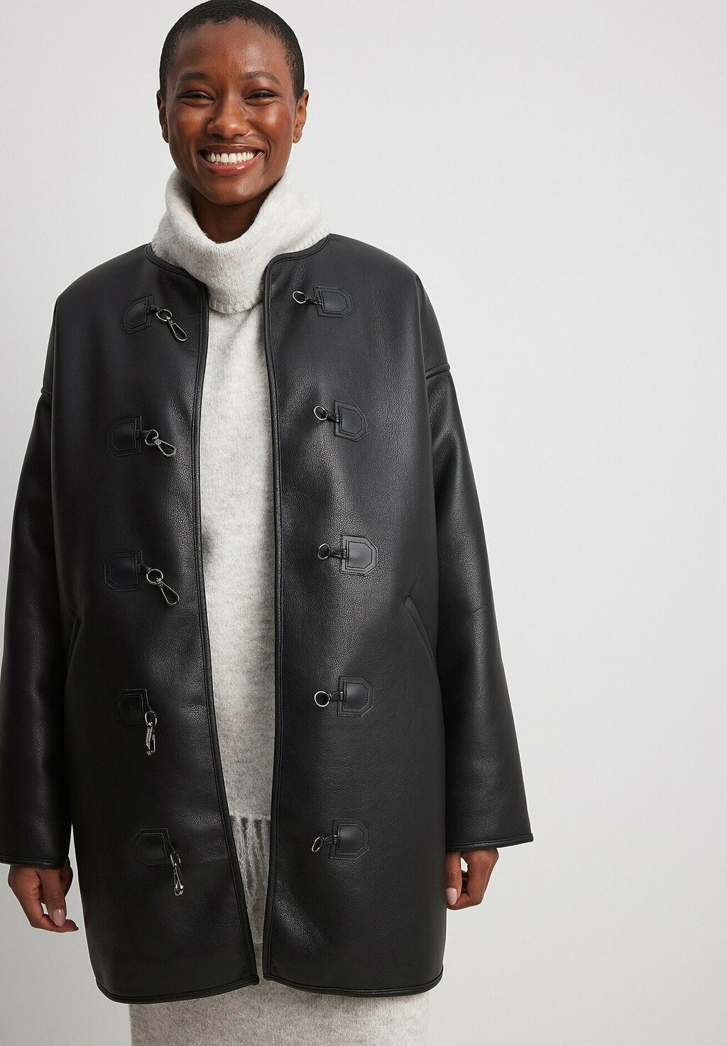 Короткое пальто NA-KD, черный
Короткое пальто NA-KD, черный