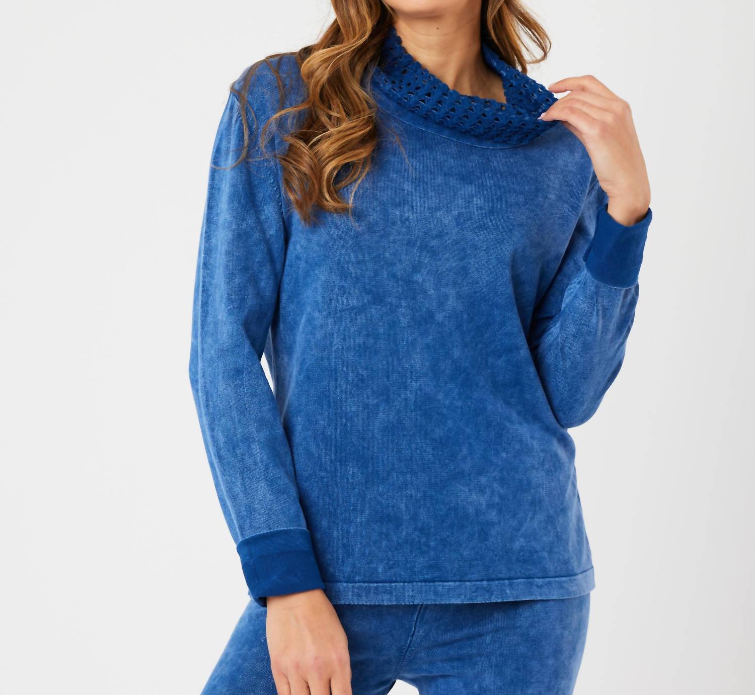 Свитер с воротником-хомут из денима Angel Apparel, цвет denim
Свитер с воротником-хомут из денима Angel Apparel, цвет denim