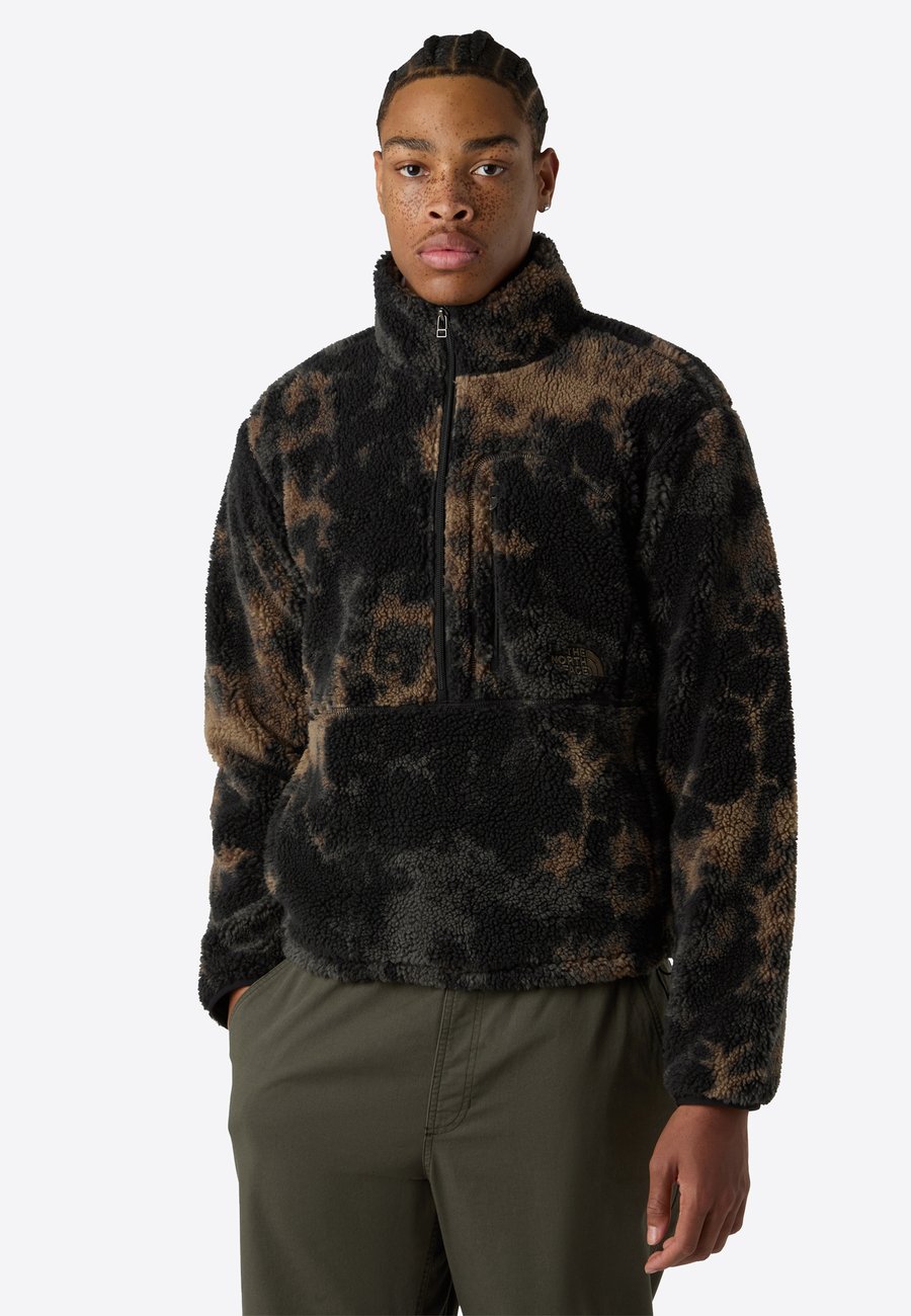 Джемпер The North Face M EXTREME PILE 2 PULLOVER -PRINT, Tnf Black Light Refract/Black
Джемпер The North Face M EXTREME PILE 2 PULLOVER -PRINT, Tnf Black Light Refract/Black
