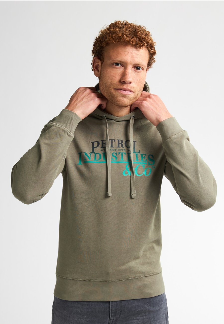 Худи Petrol Industries ARTWORK SUPERIOR, Mossy Stone/Stone
Худи Petrol Industries ARTWORK SUPERIOR, Mossy Stone/Stone