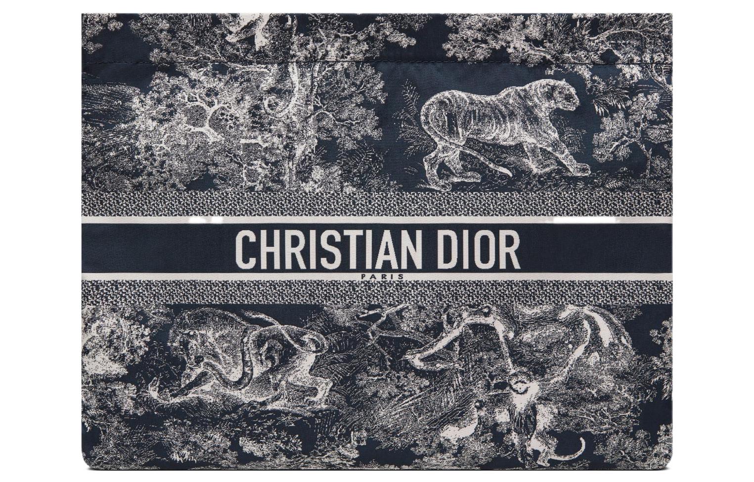 DIOR Дорожная сумка через плечо из технической ткани с монетницей и клатчем женская синяя
DIOR Дорожная сумка через плечо из технической ткани с монетницей и клатчем женская синяя