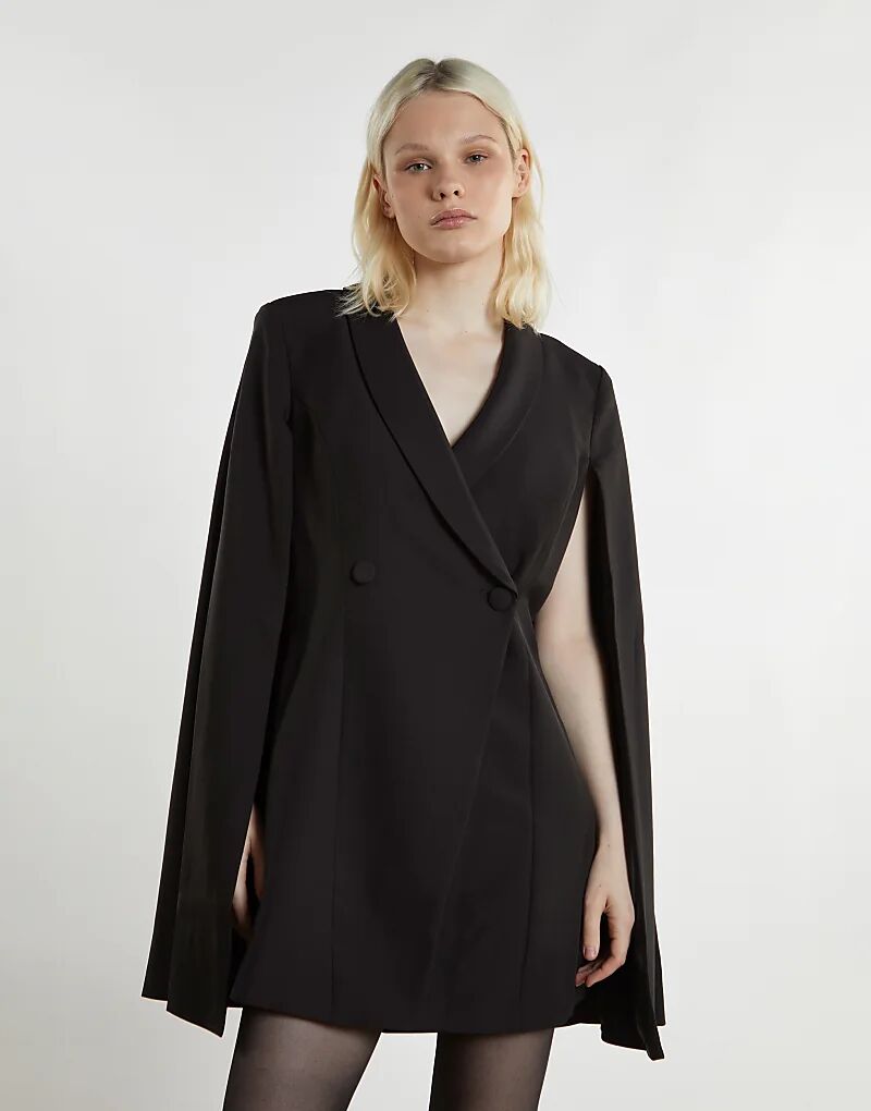 Платье-блейзер двубортное с накидкой Narrated черного цвета
Платье-блейзер двубортное с накидкой Narrated черного цвета