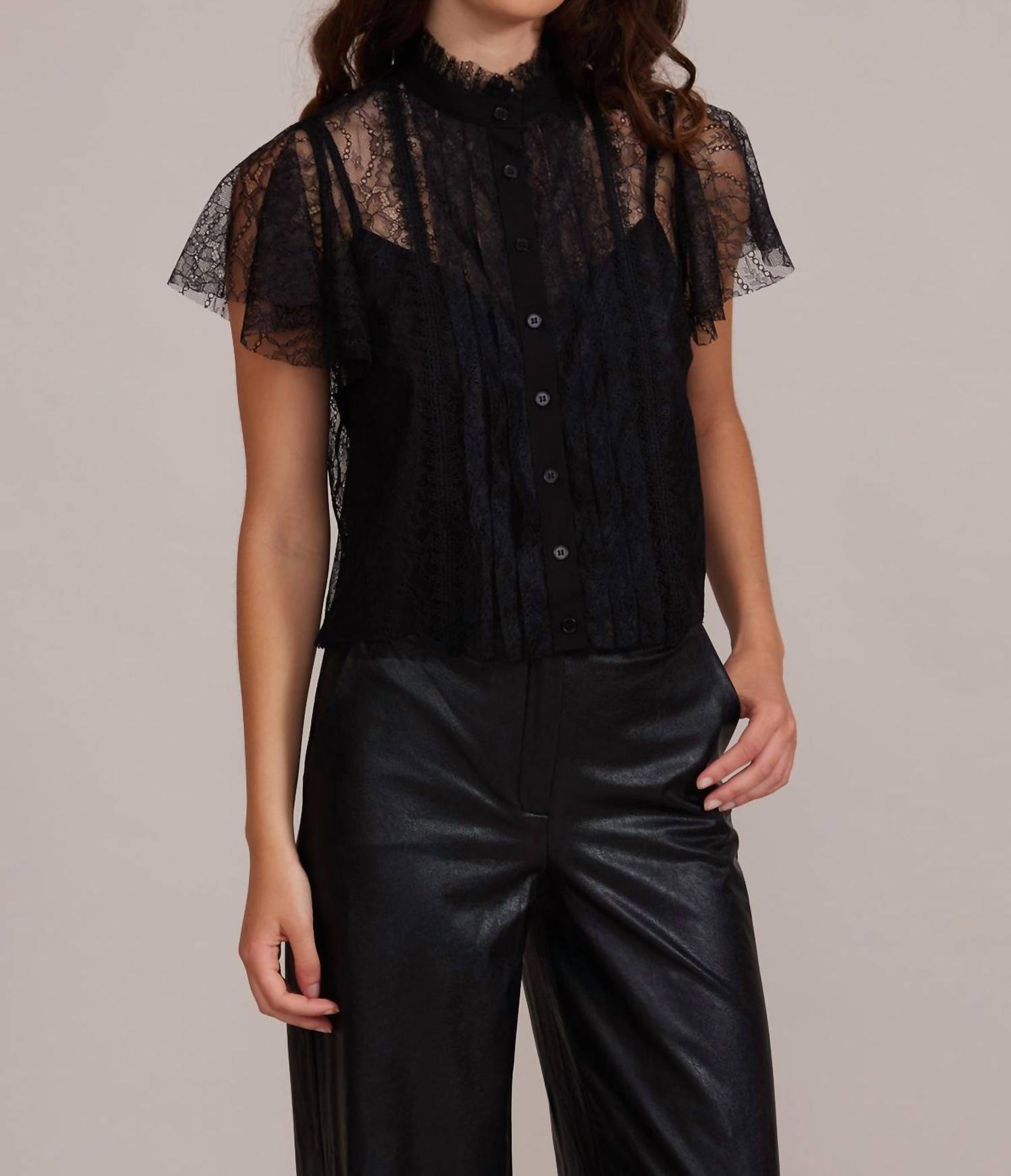 Кружевной топ Dutchess черного цвета LUCY PARIS
Кружевной топ Dutchess черного цвета LUCY PARIS