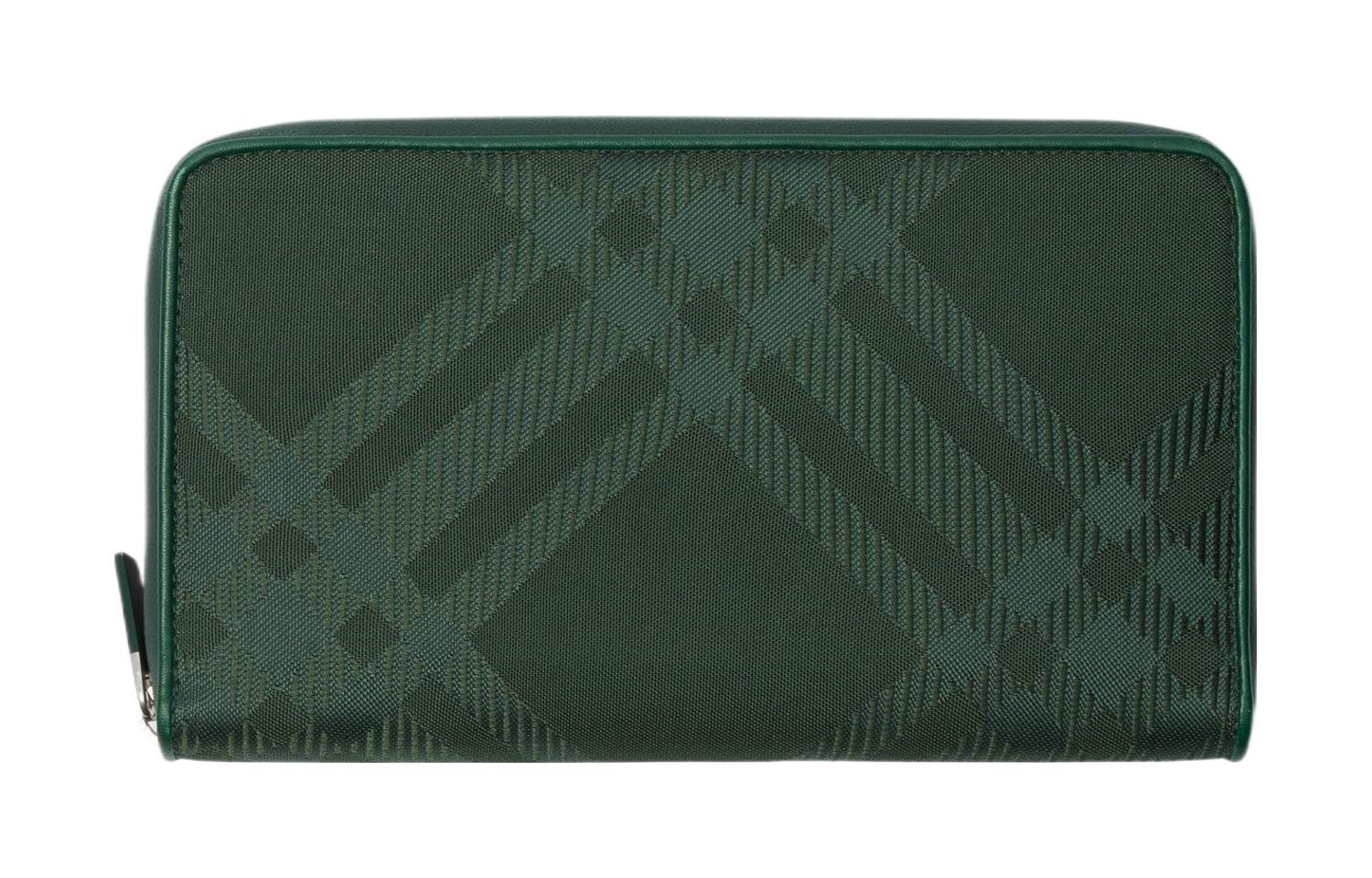 Burberry Кошелек Large мужской Vine Green из полиамида с добавлением полиэстера
Burberry Кошелек Large мужской Vine Green из полиамида с добавлением полиэстера