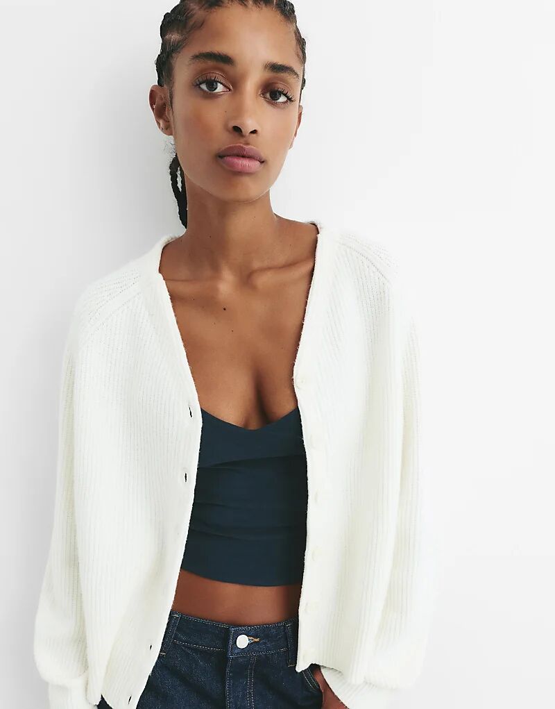 Кардиган изнаночной вязки Pull&Bear бежевого цвета
Кардиган изнаночной вязки Pull&Bear бежевого цвета