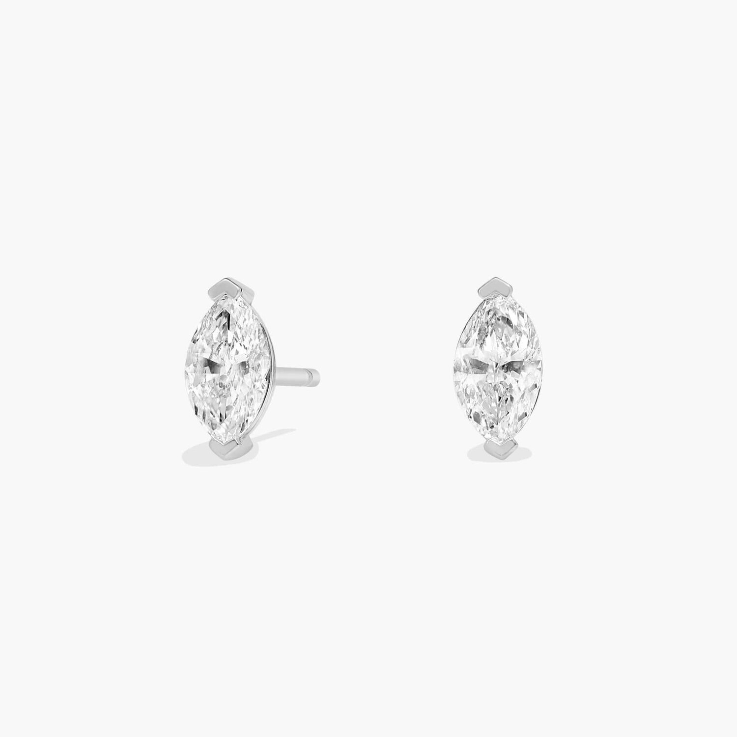 Серьги-гвоздики с выращенными в лаборатории бриллиантами огранки «маркиза» из белого золота 14 карат (1/2 карата, два цвета — FG / VS2-SI1) Blue Nile
Серьги-гвоздики с выращенными в лаборатории бриллиантами огранки «маркиза» из белого золота 14 карат (1/2 карата, два цвета — FG / VS2-SI1) Blue Nile