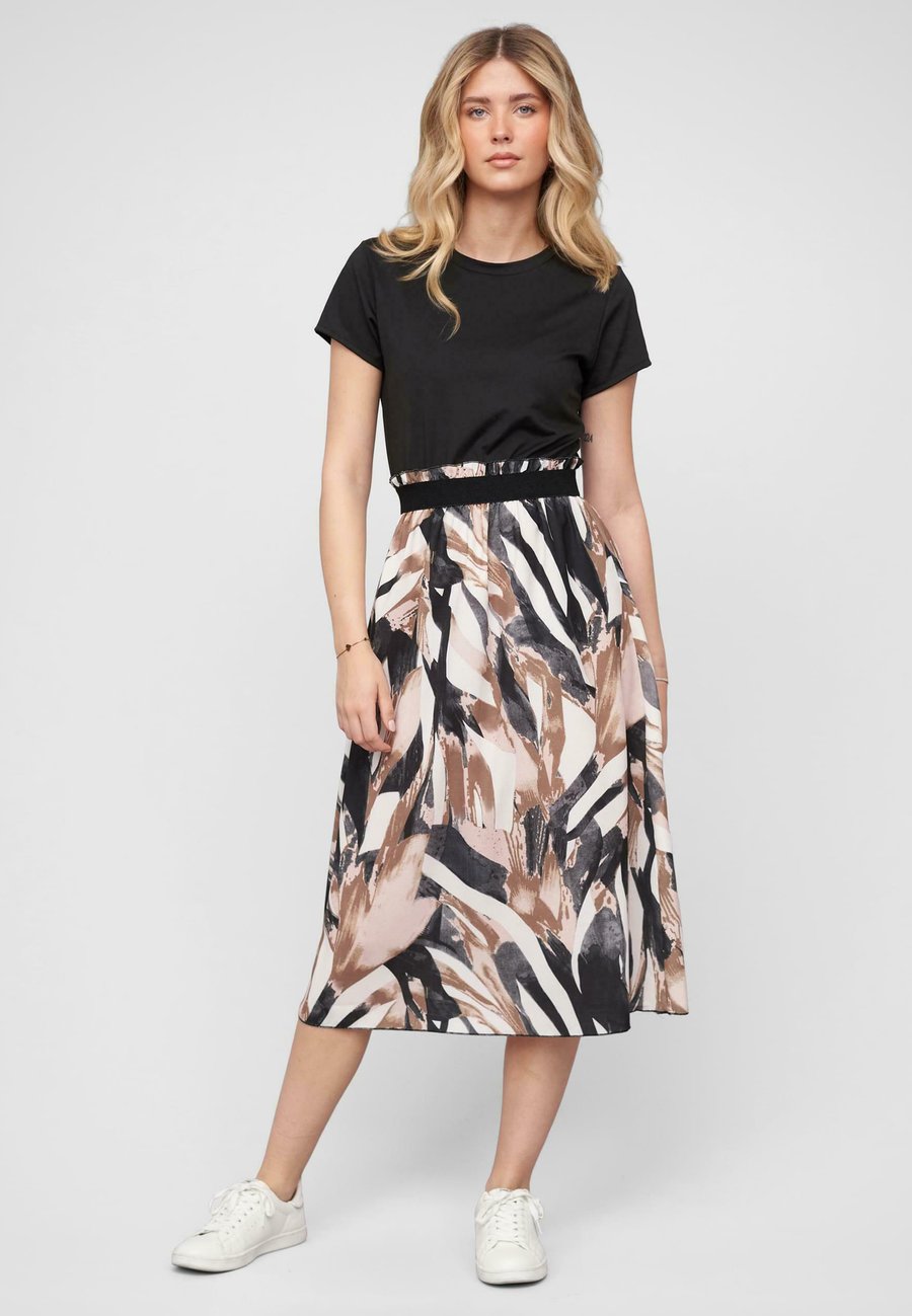 Платье Cloud 5ive Jersey dress, Multicolor/Black
Платье Cloud 5ive Jersey dress, Multicolor/Black