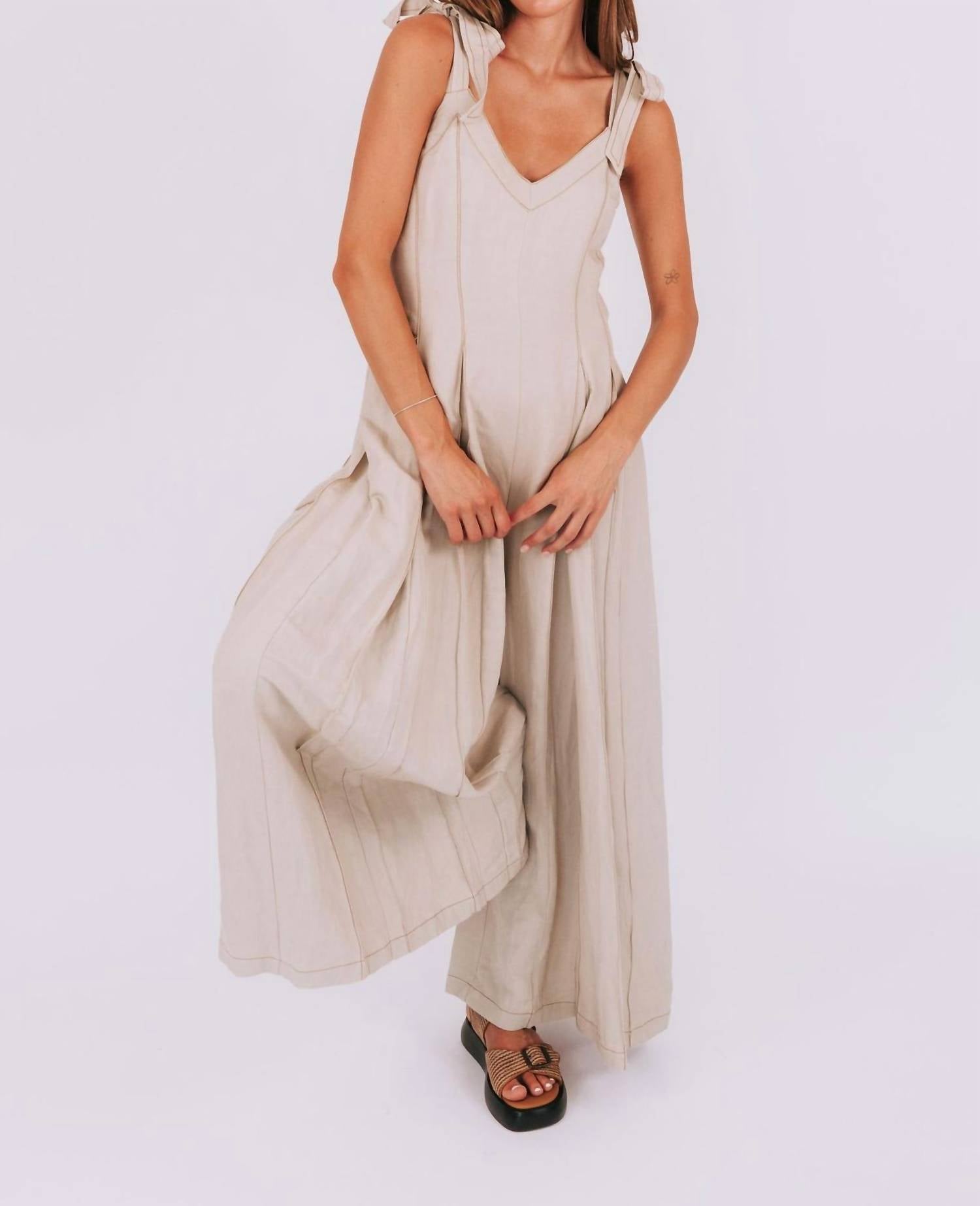 Бежевый песочный ромпер Illa Illa
Бежевый песочный ромпер Illa Illa