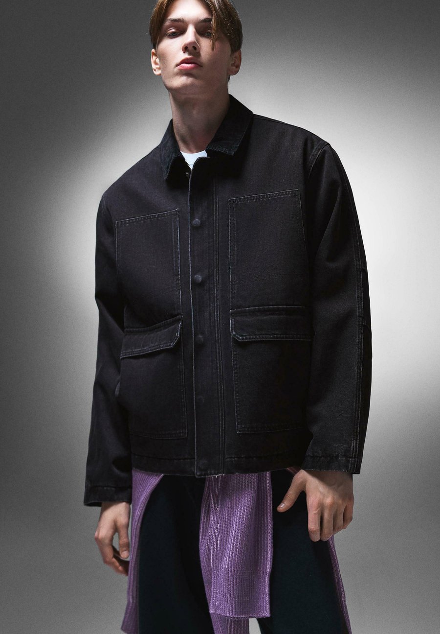 Куртка Bershka PATCH, Black
Куртка Bershka PATCH, Black