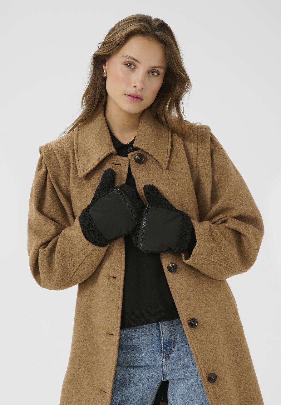 Перчатки Kaffe KAlulu Gloves, Black Deep/Mottled Black
Перчатки Kaffe KAlulu Gloves, Black Deep/Mottled Black