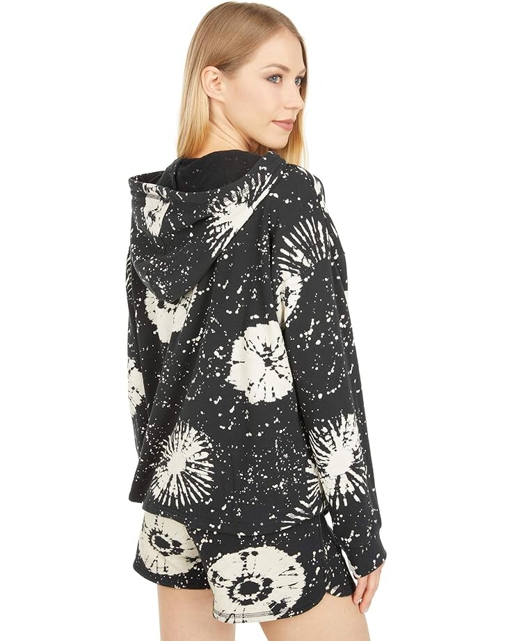 Худи P.J. Salvage Stormy Monday Tie-Dye Hoodie, цвет Slate
Худи P.J. Salvage Stormy Monday Tie-Dye Hoodie, цвет Slate