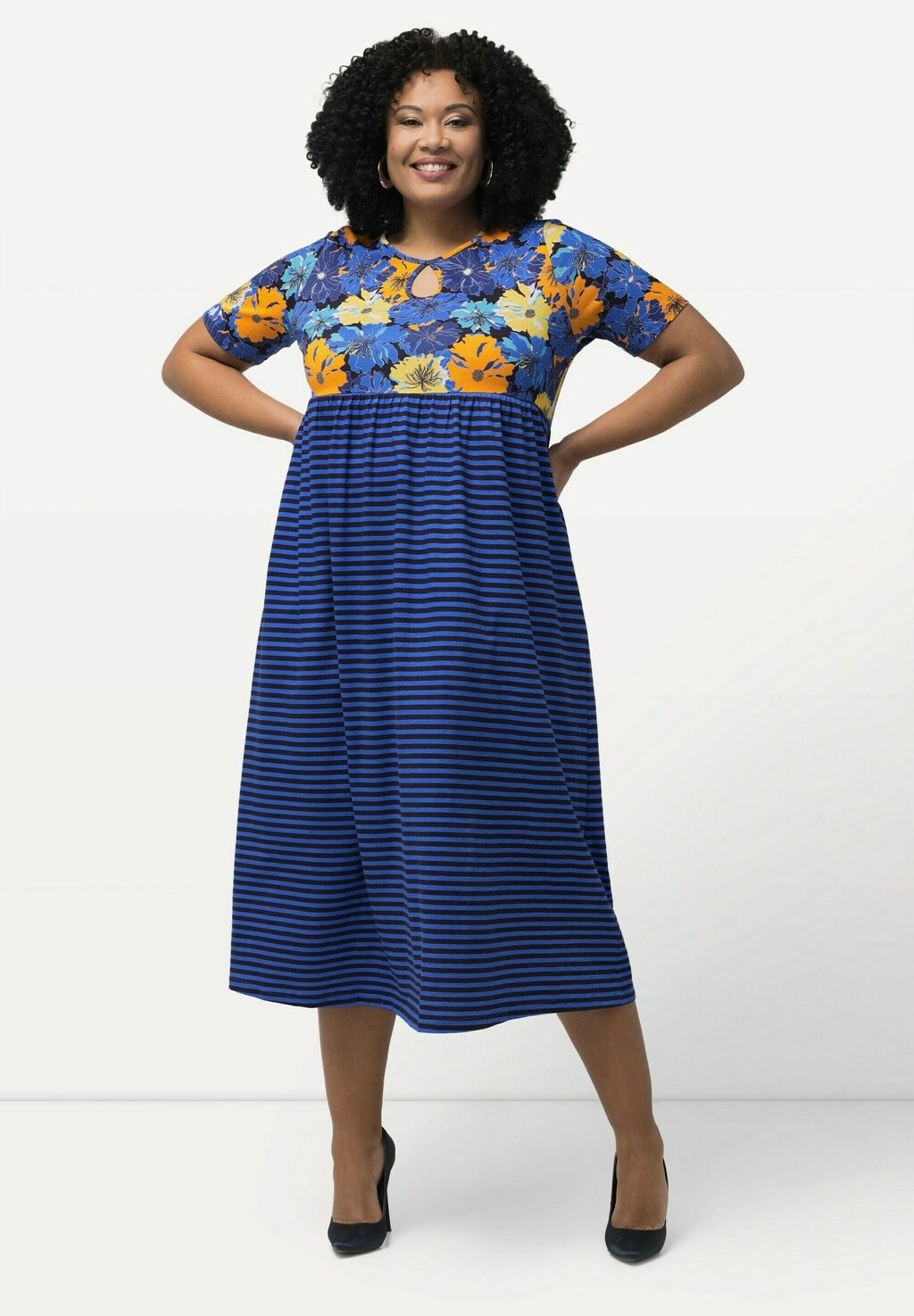 Дневное платье Ulla Popken, темно-синий
Дневное платье Ulla Popken, темно-синий