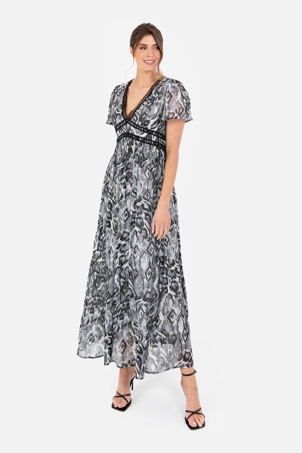 Платье-Макси с V-образным вырезом расклешенными рукавами и декоративной отделкой Lovedrobe, серый
Платье-Макси с V-образным вырезом расклешенными рукавами и декоративной отделкой Lovedrobe, серый