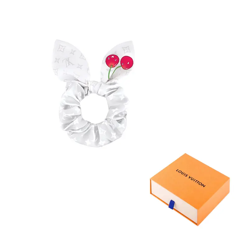 Набор резинок для волос X Takashi Murakami Monogram Cherry LOUIS VUITTON
Набор резинок для волос X Takashi Murakami Monogram Cherry LOUIS VUITTON
