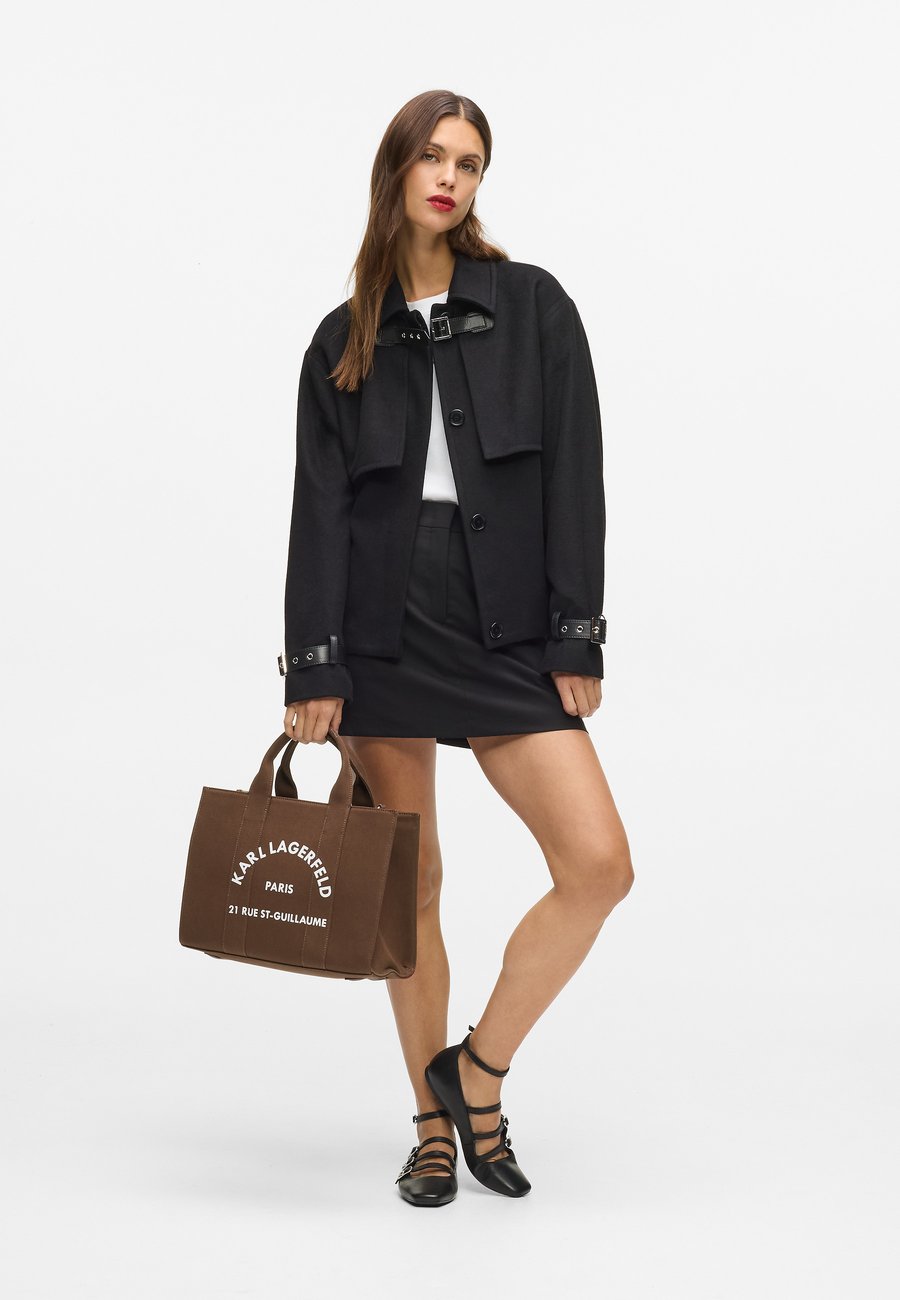 Сумка KARL LAGERFELD RUE ST-GUILLAUME MEDIUM SQUARE, Friar Brown/Brown
Сумка KARL LAGERFELD RUE ST-GUILLAUME MEDIUM SQUARE, Friar Brown/Brown