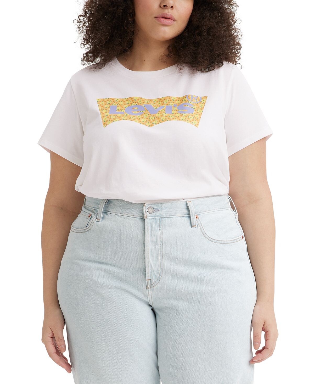 Модная футболка больших размеров с идеальным графическим логотипом и крыльями летучей мыши Levi's
Модная футболка больших размеров с идеальным графическим логотипом и крыльями летучей мыши Levi's