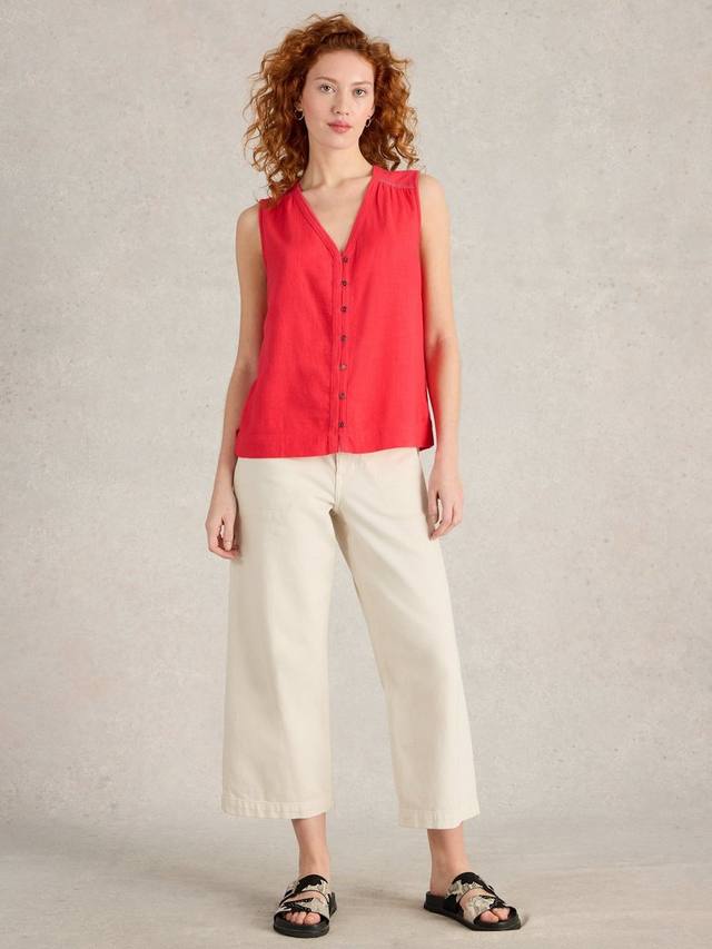 Топ без рукавов на пуговицах от delilah White Stuff, цвет Bright Pink
Топ без рукавов на пуговицах от delilah White Stuff, цвет Bright Pink