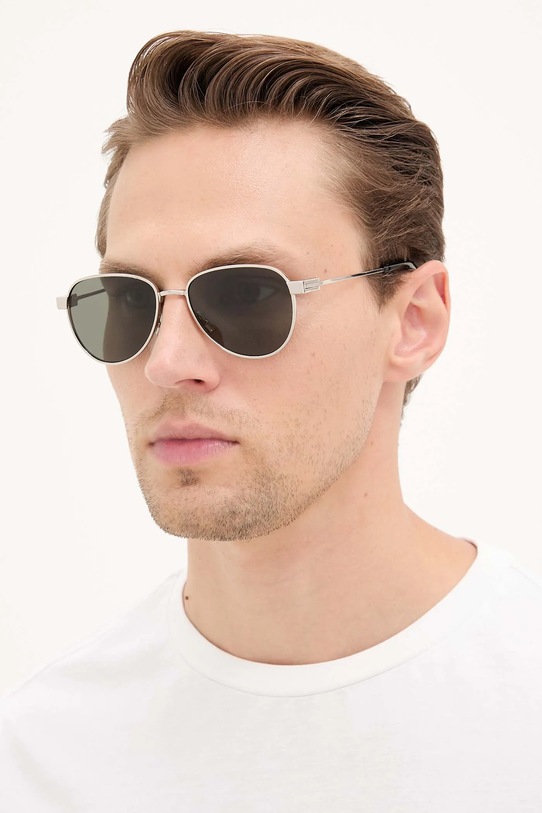 Солнцезащитные очки Saint Laurent, серебряный
Солнцезащитные очки Saint Laurent, серебряный