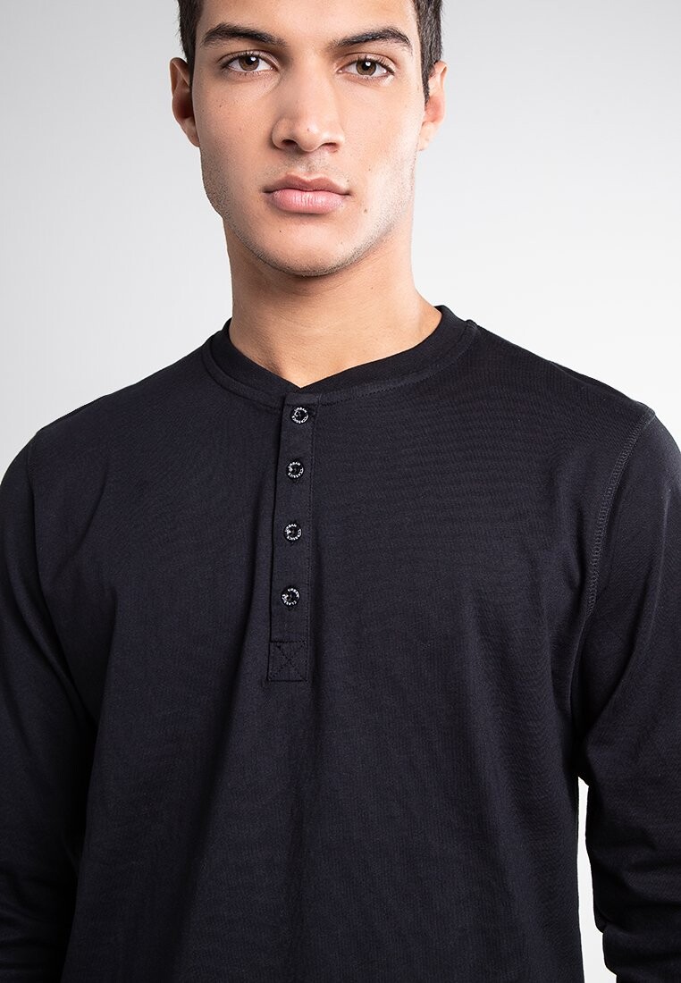 Топ с длинным рукавом Henley Urban Classics, черный
Топ с длинным рукавом Henley Urban Classics, черный