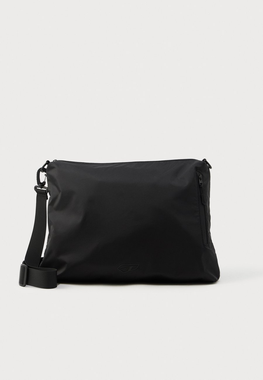 Сумка кросс-боди ARKK Copenhagen SLING BAG UNISEX, Black
Сумка кросс-боди ARKK Copenhagen SLING BAG UNISEX, Black