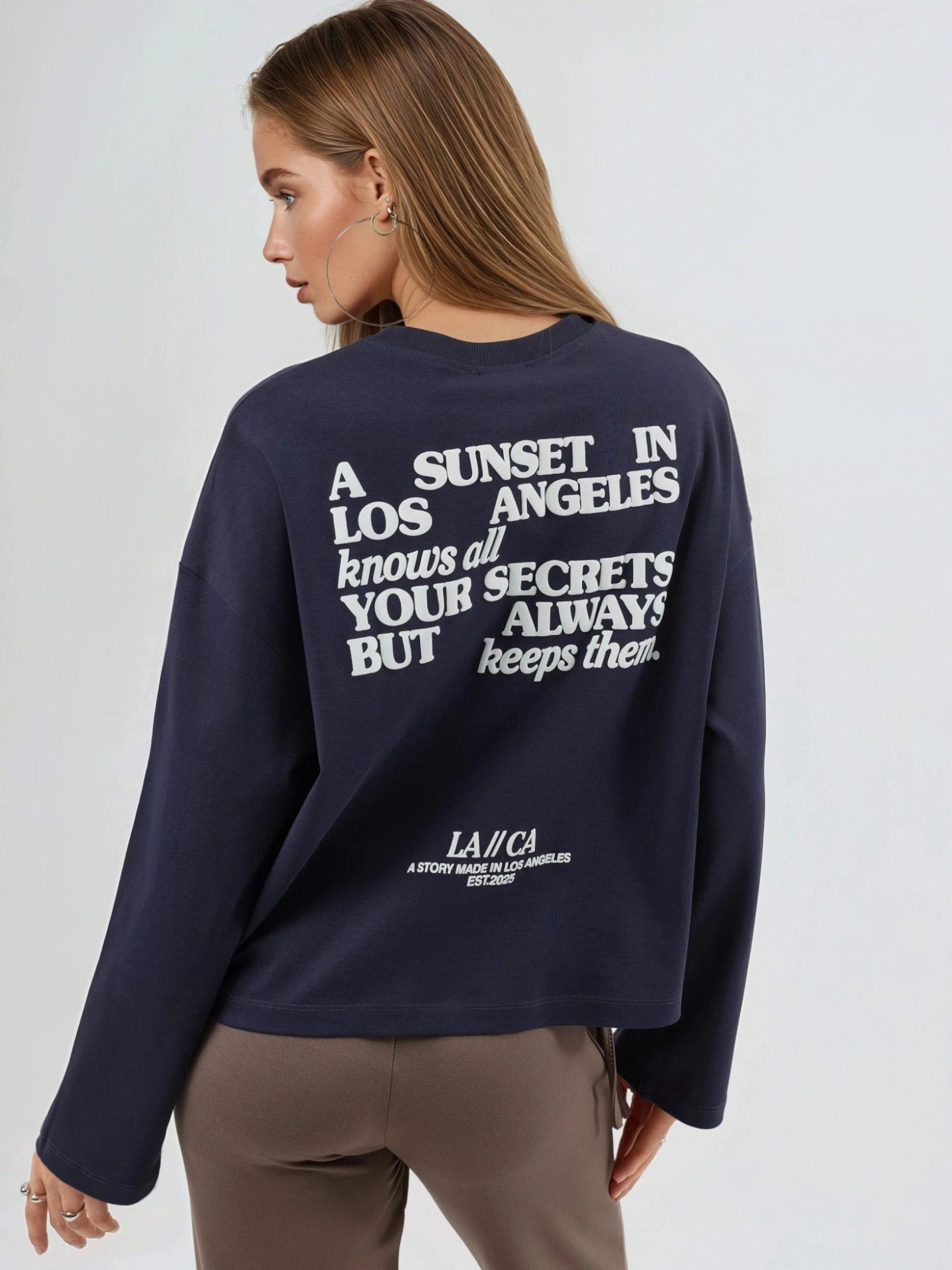 Busem Лонгслив в морском синем цвете
Busem Лонгслив в морском синем цвете