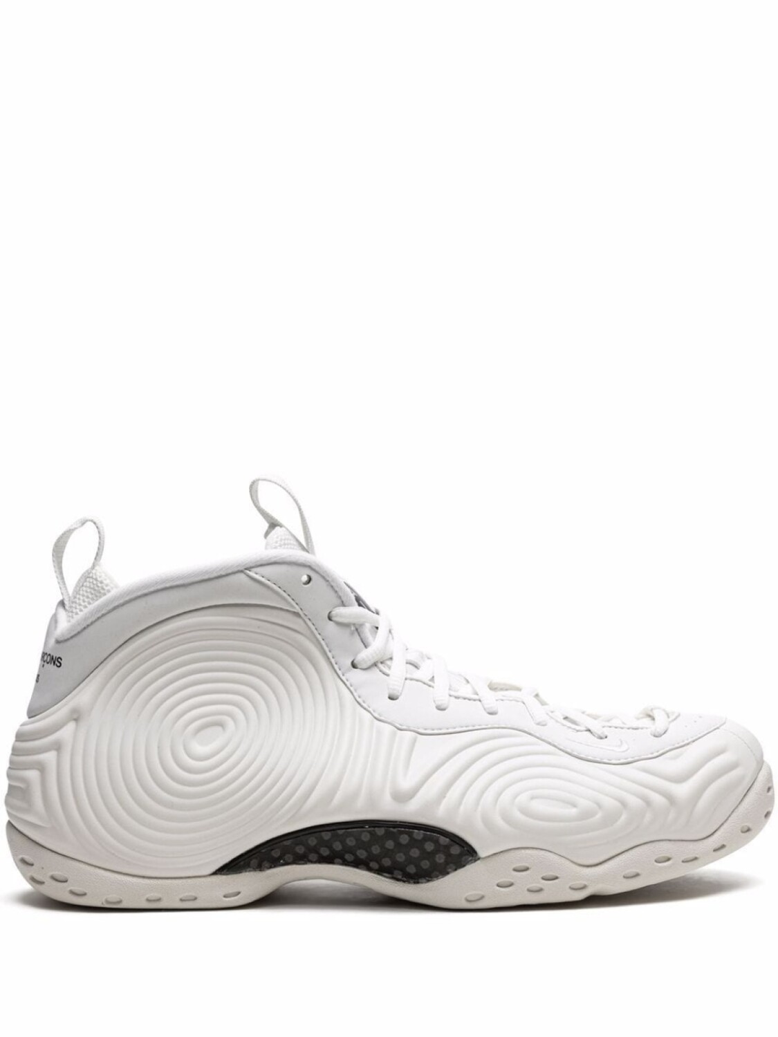 Nike кроссовки Air Foamposite One из коллаборации с CDG, белый
Nike кроссовки Air Foamposite One из коллаборации с CDG, белый